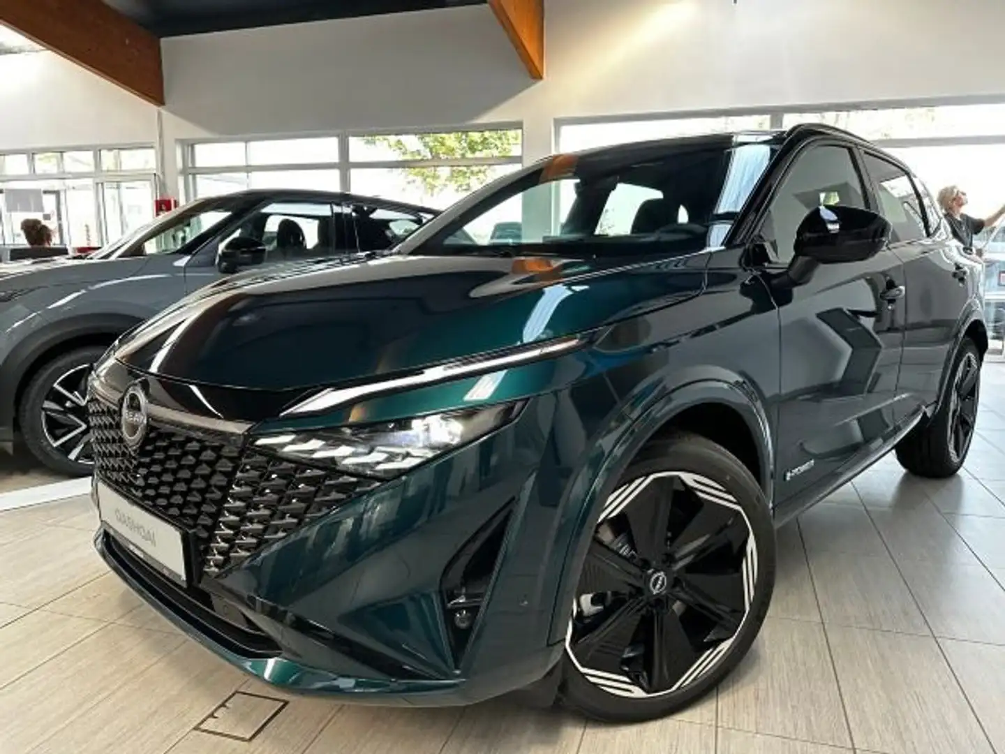 Nissan Qashqai QASHQAI MY24 e-POWER 190 PS N-Design Komfort plu Verde - 2