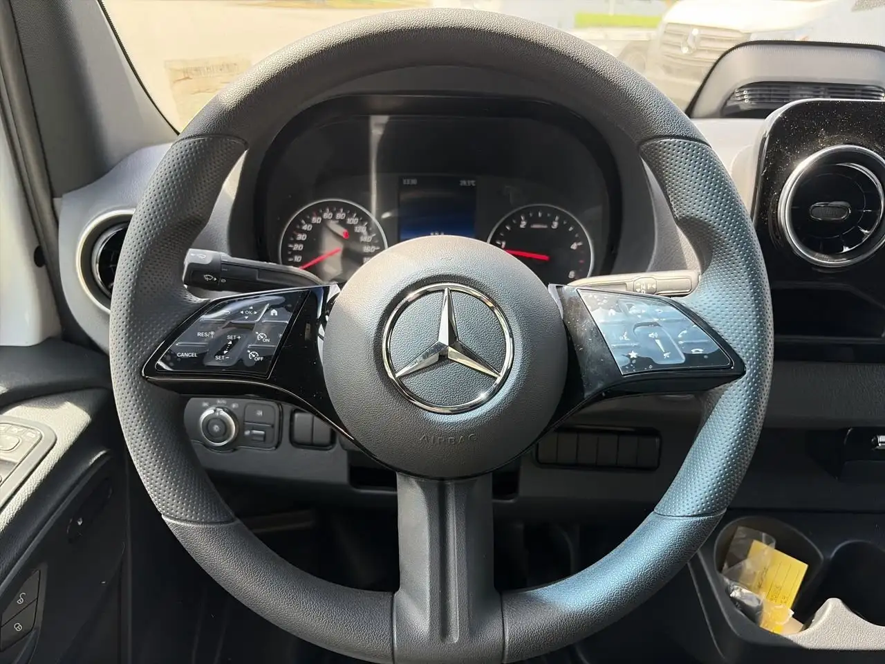 Mercedes-Benz Sprinter снимка Mercedes-Benz Sprinter