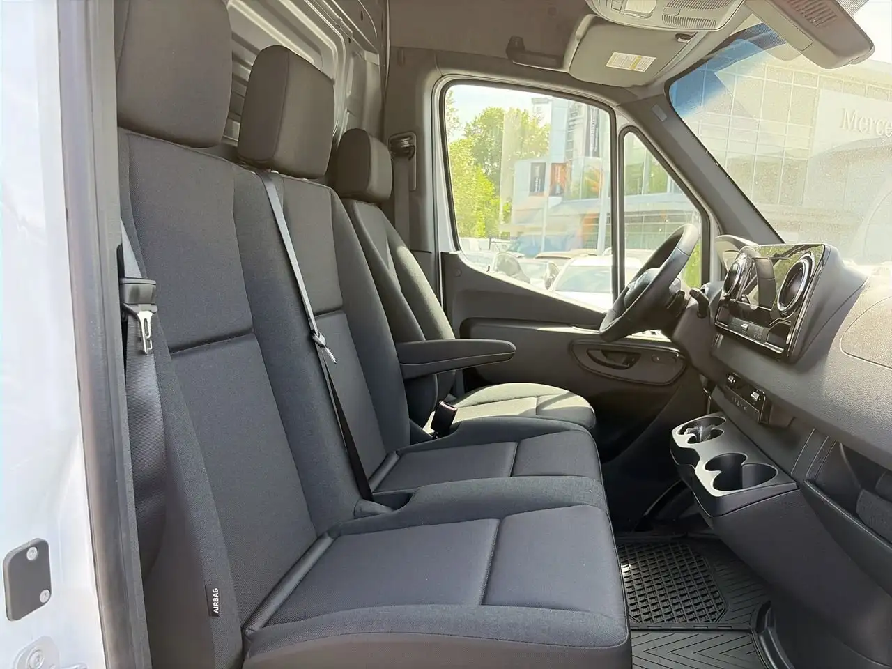 Mercedes-Benz Sprinter снимка Mercedes-Benz Sprinter