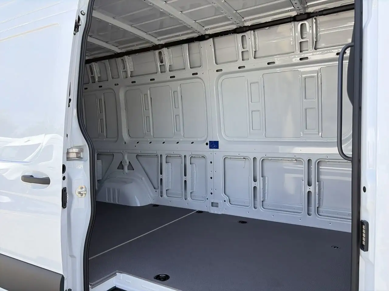 Mercedes-Benz Sprinter снимка Mercedes-Benz Sprinter