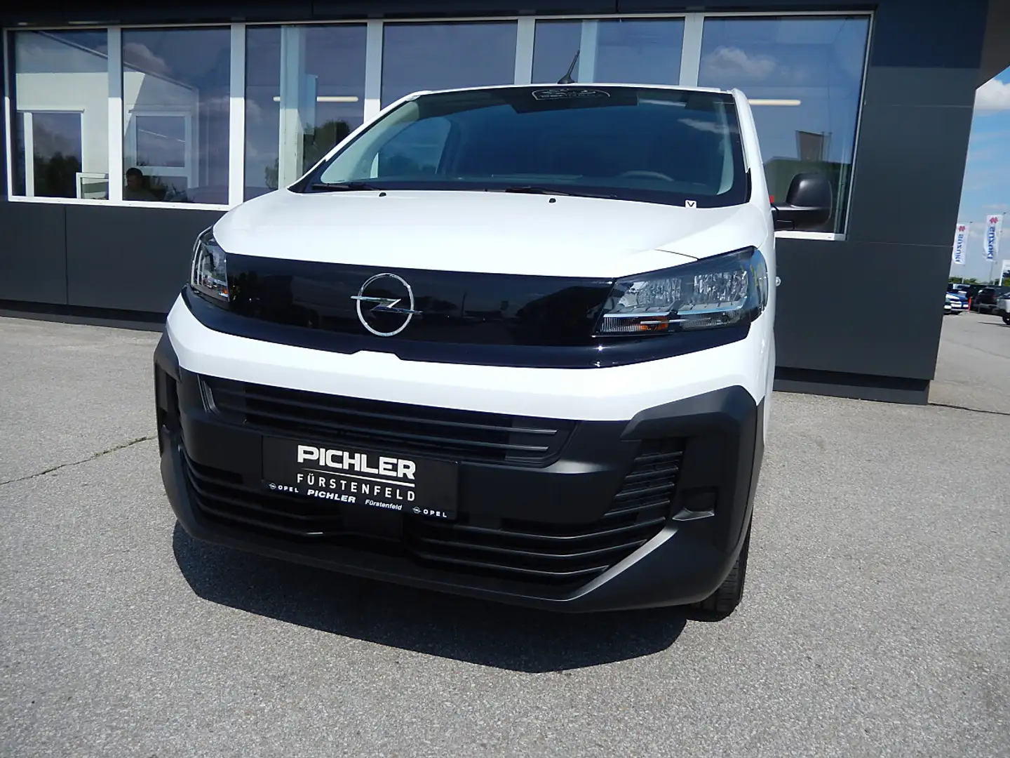 Opel Vivaro 1,5 BlueHDi 120 S&S M Weiß - 1