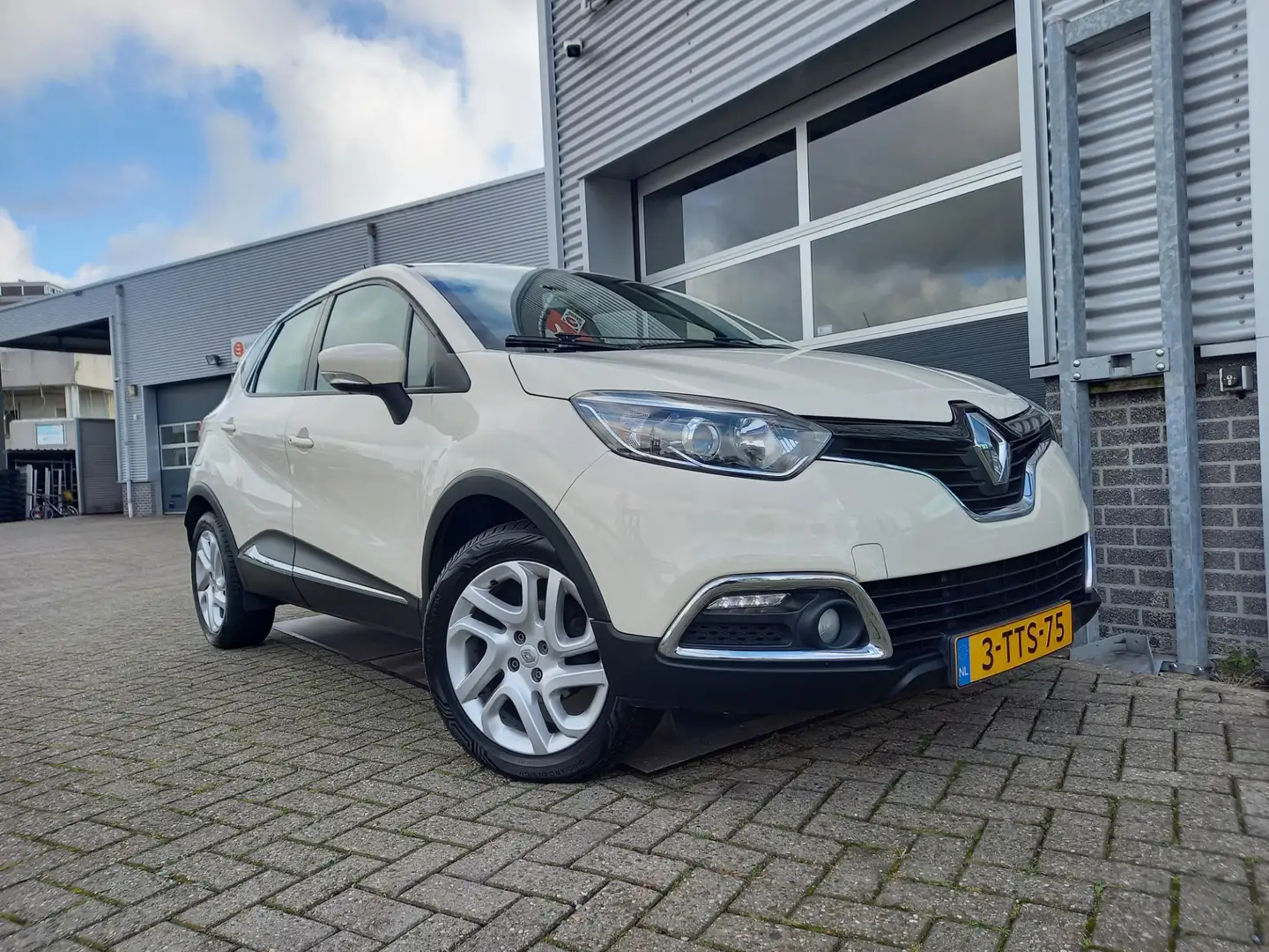 Renault Captur 0.9 TCe Dynamique - CAMERA - PDC - CLIMA - CRUISE - 2