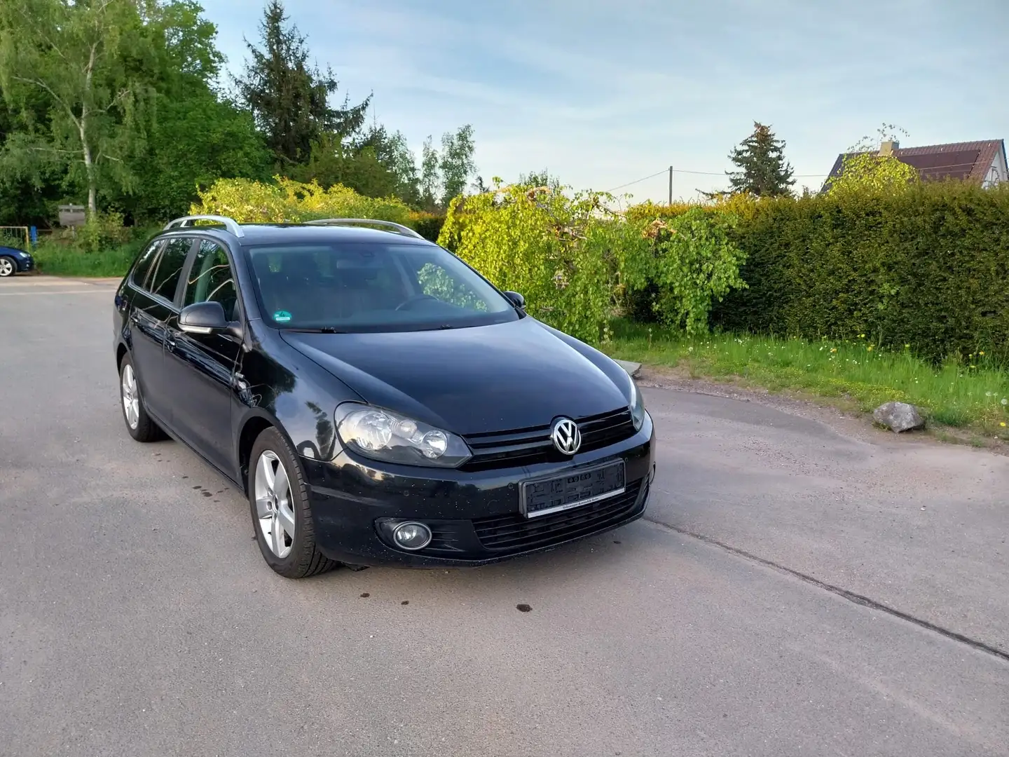 Volkswagen Golf Variant 1.6 TDI DPF MATCH Schwarz - 1