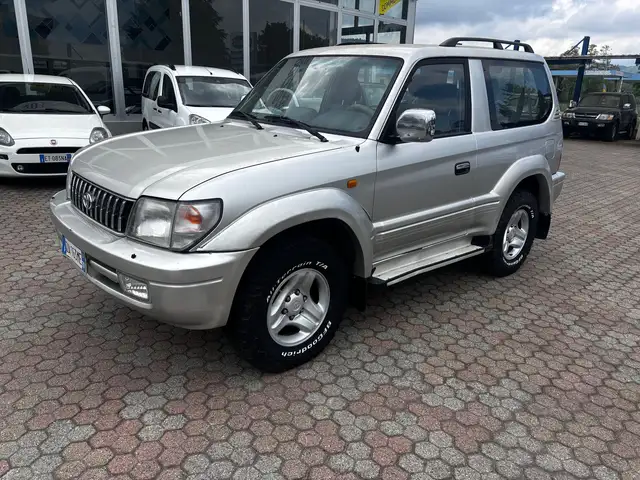 Toyota Land Cruiser KDJ90  L