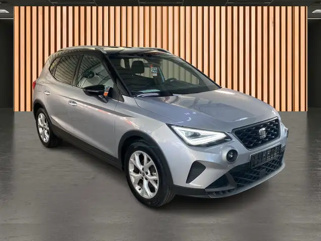 Seat Arona view 13