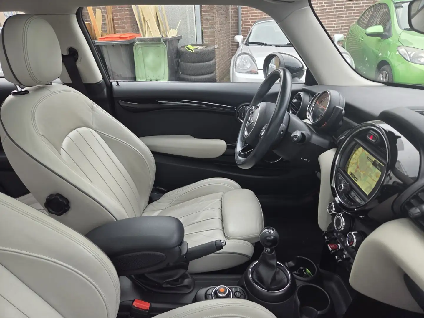 MINI Cooper Mini 1.5 Business Leder panoramadak Nap NL Grijs - 2