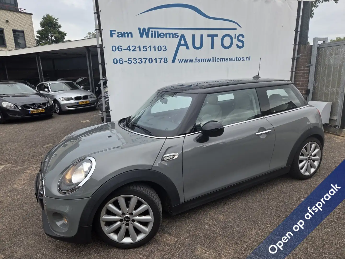 MINI Cooper Mini 1.5 Business Leder panoramadak Nap NL Grijs - 1