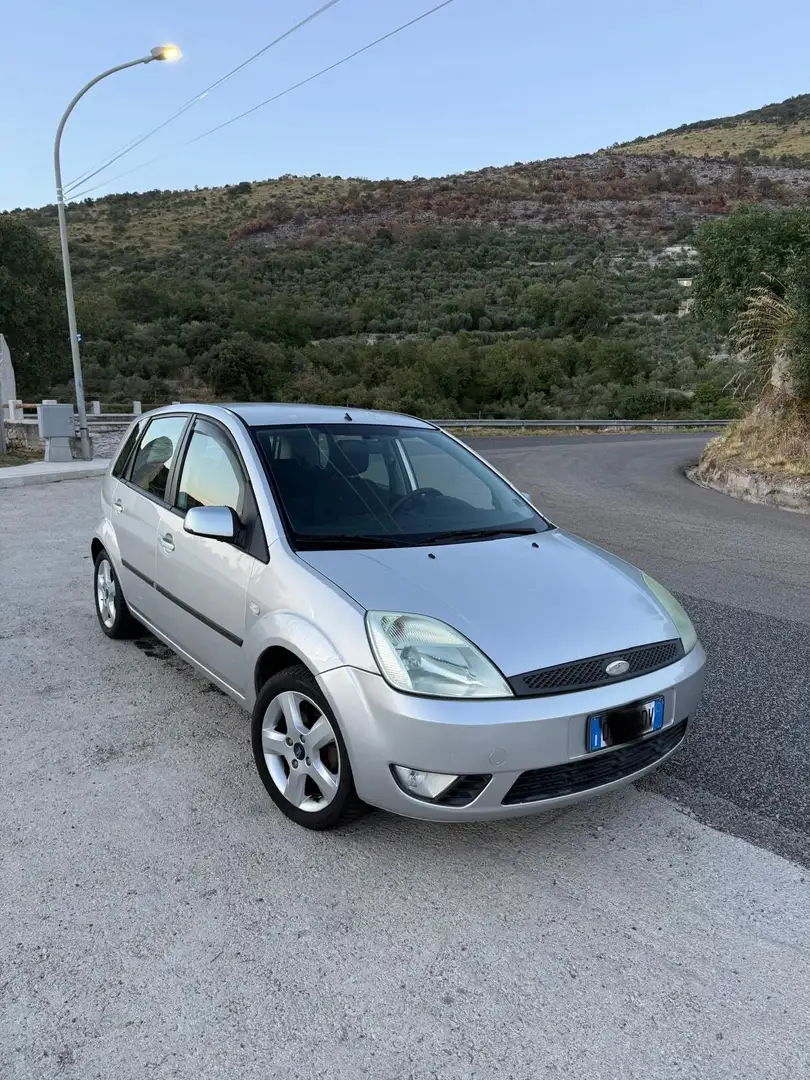 Ford Fiesta 5p 1.2 16v Tecno Grey - 2