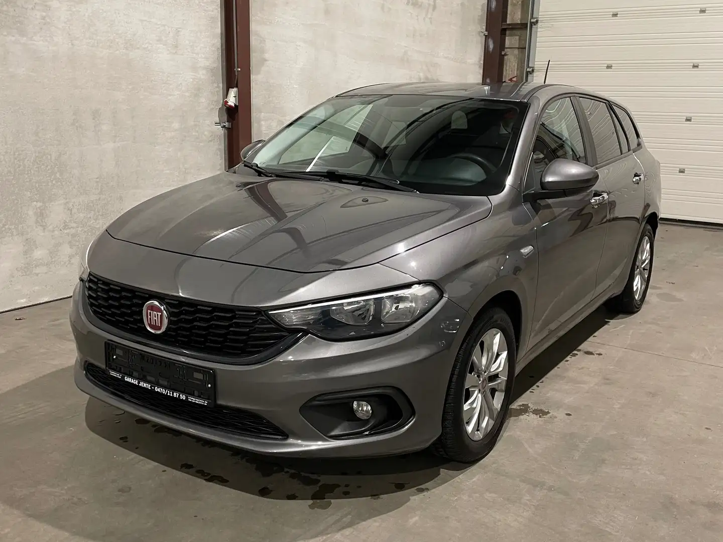 Fiat Tipo 1.4 Turbo Mirror S Grijs - 1