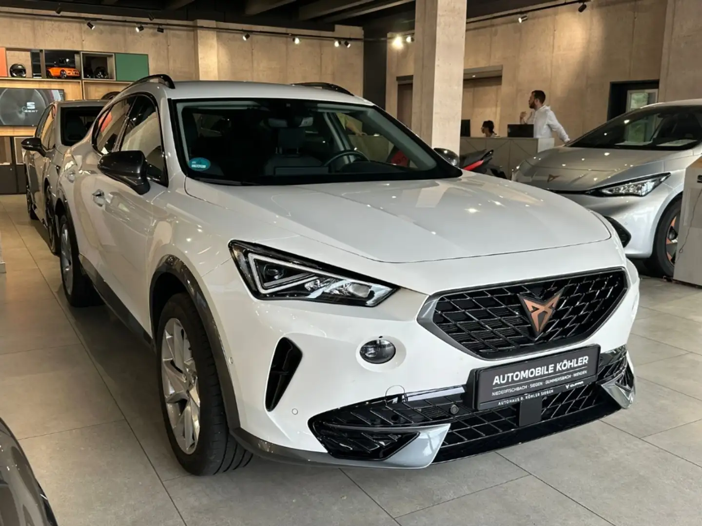 CUPRA Formentor 1.5 TSI AHK NAVI LED KESSY ACC DAB Weiß - 2