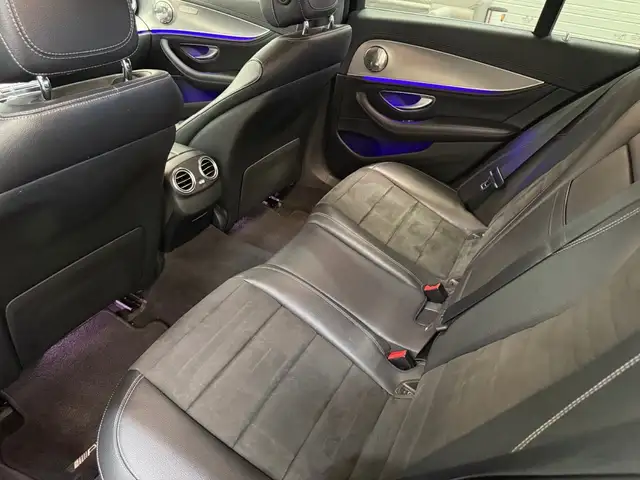 Mercedes-Benz 220 view 12