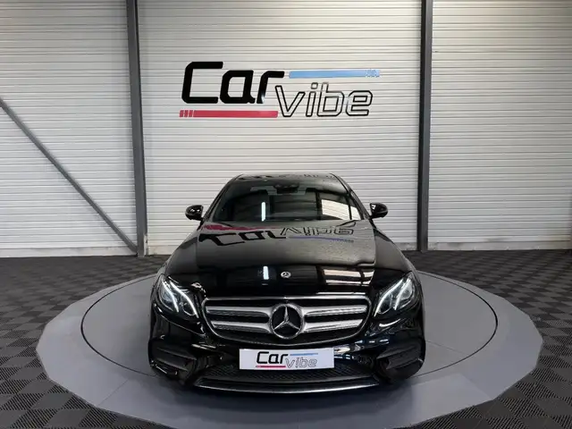 Mercedes-Benz 220 view 9
