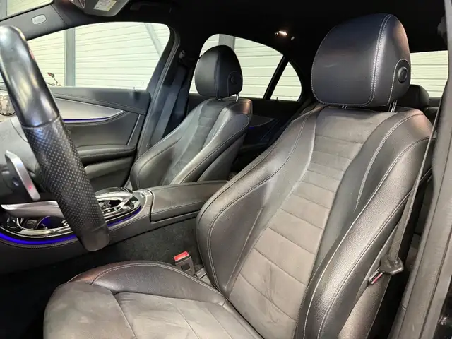 Mercedes-Benz 220 view 13