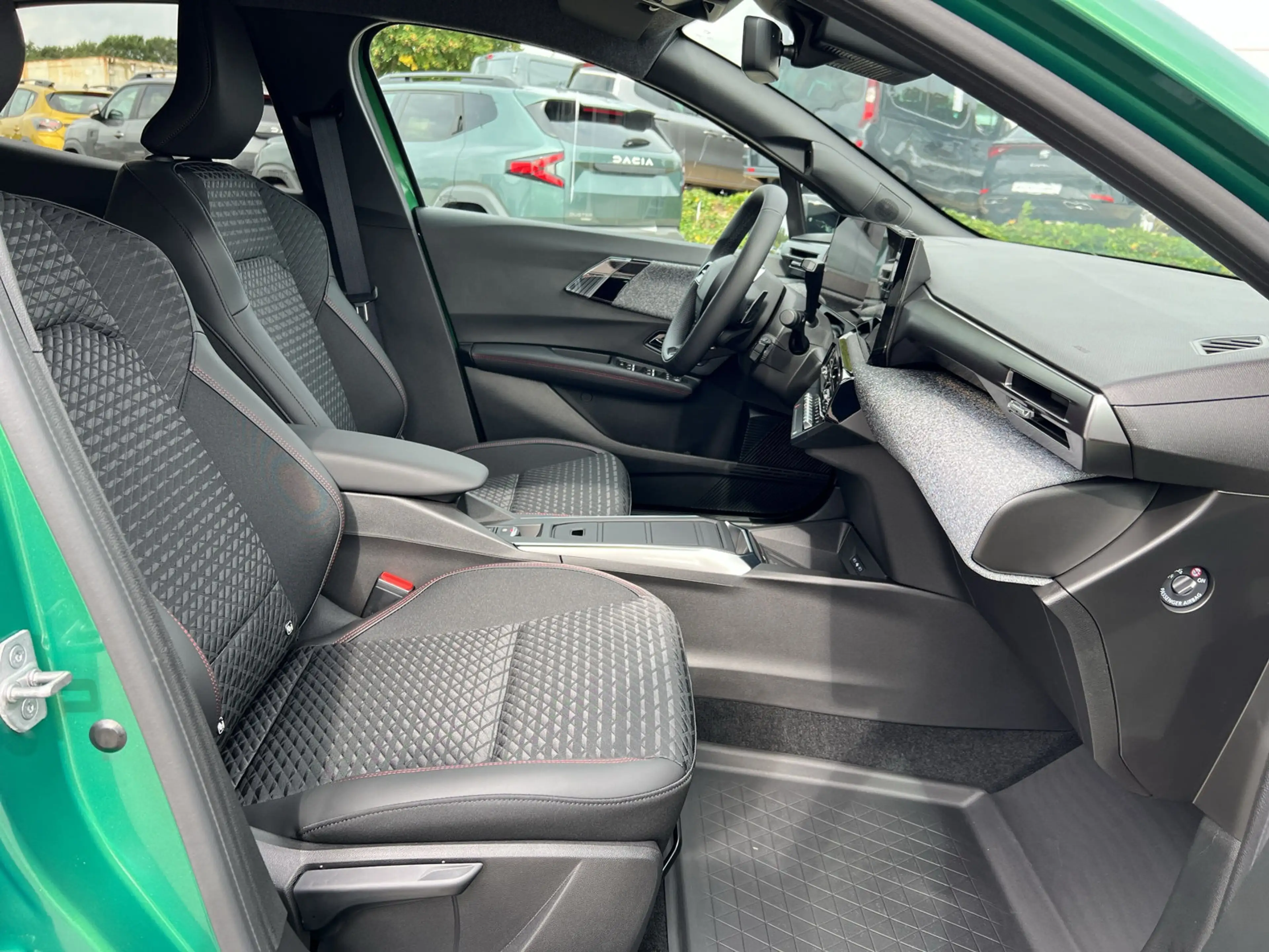Renault Clio LPG 120 EDC Techno SHZ+RFK+Google — photo 9
