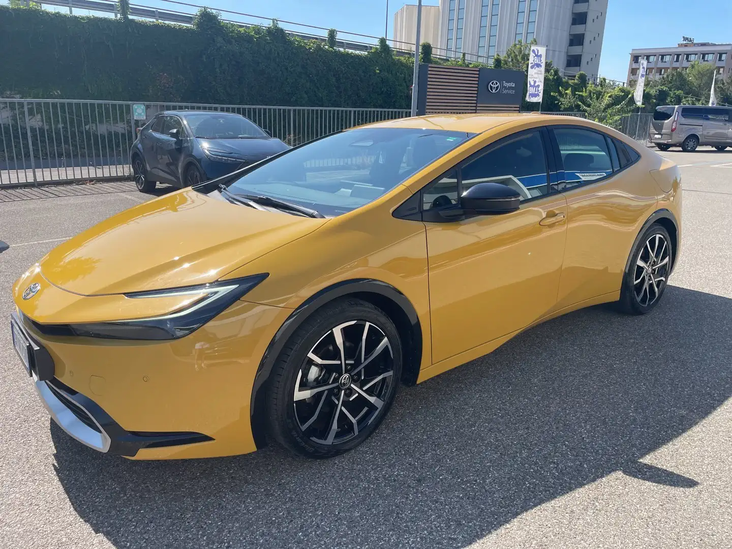 Toyota Prius Prius 2.0 Plug-in Hybrid Lounge Giallo - 1