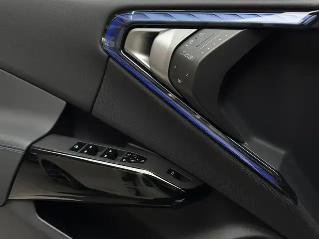 BMW X3 view 11