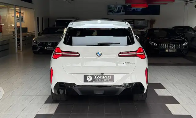 BMW X3 view 8