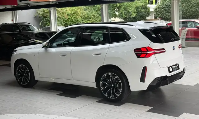 BMW X3 view 9