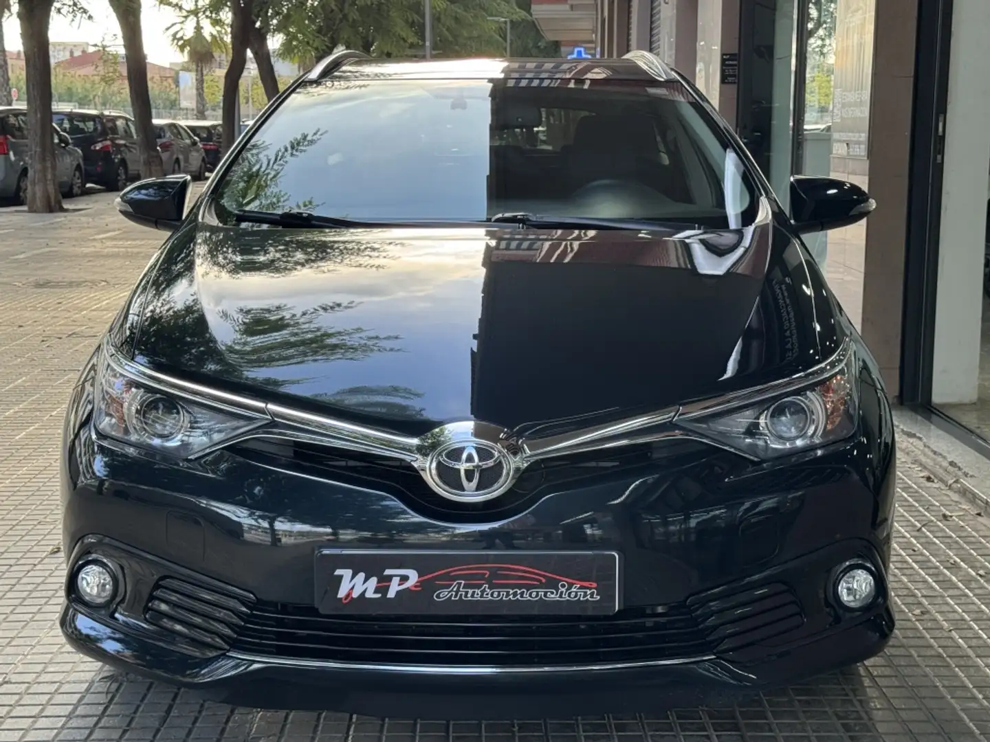 Toyota Auris Touring Sports 120T Active Azul - 2