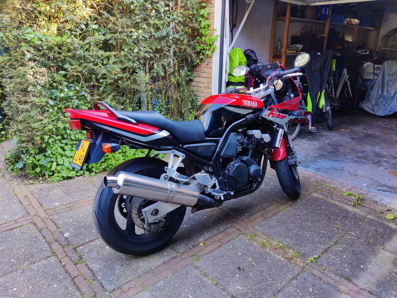 Yamaha FZS 600