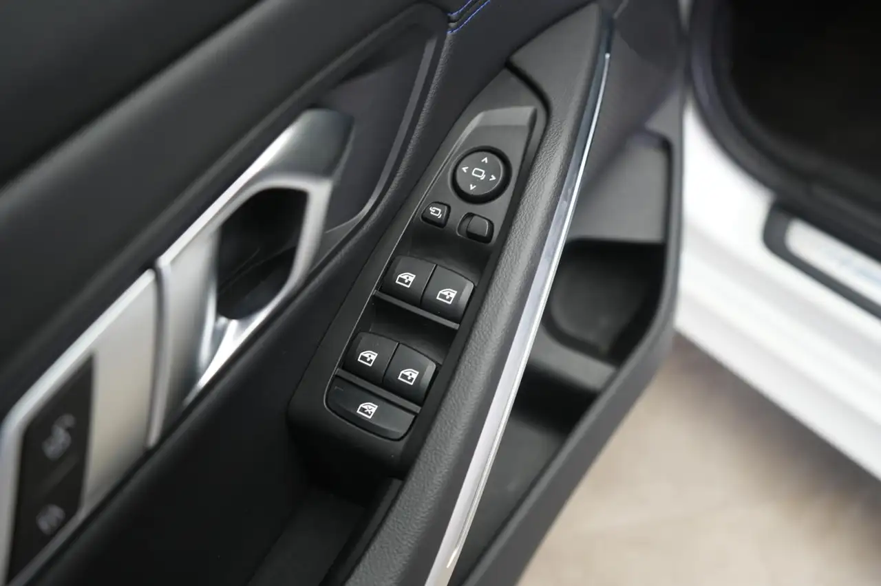 BMW 3 Series i M-Sport HUD/Kamera/Lane/Side/, миниатюра 22