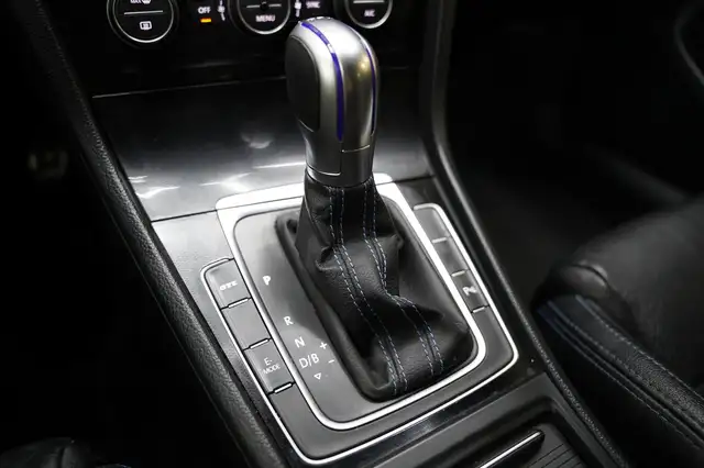 Volkswagen Golf view 13