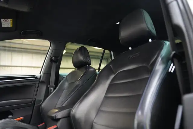 Volkswagen Golf view 12