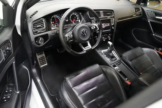 Volkswagen Golf view 10