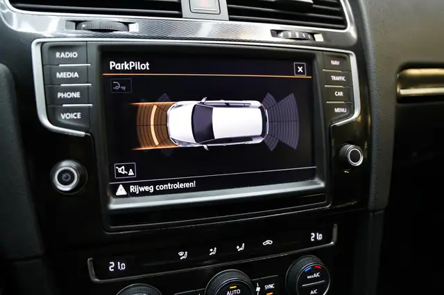 Volkswagen Golf view 15