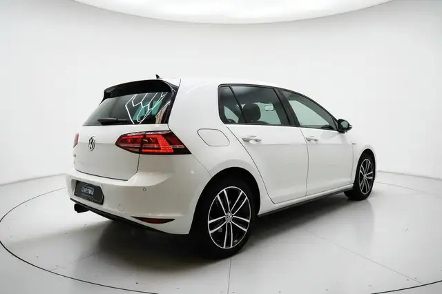 Volkswagen Golf view 6