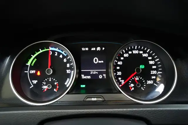 Volkswagen Golf view 11