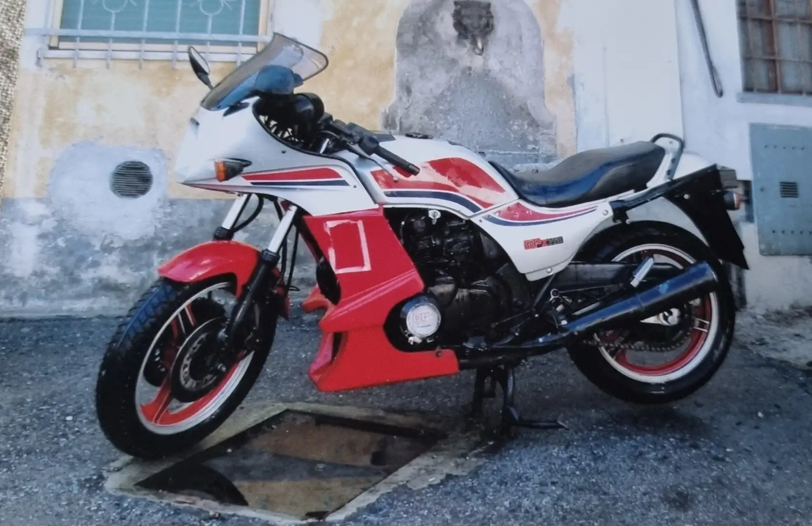 Kawasaki GPZ 750 ZX A - ISCRITTA ASI - 2