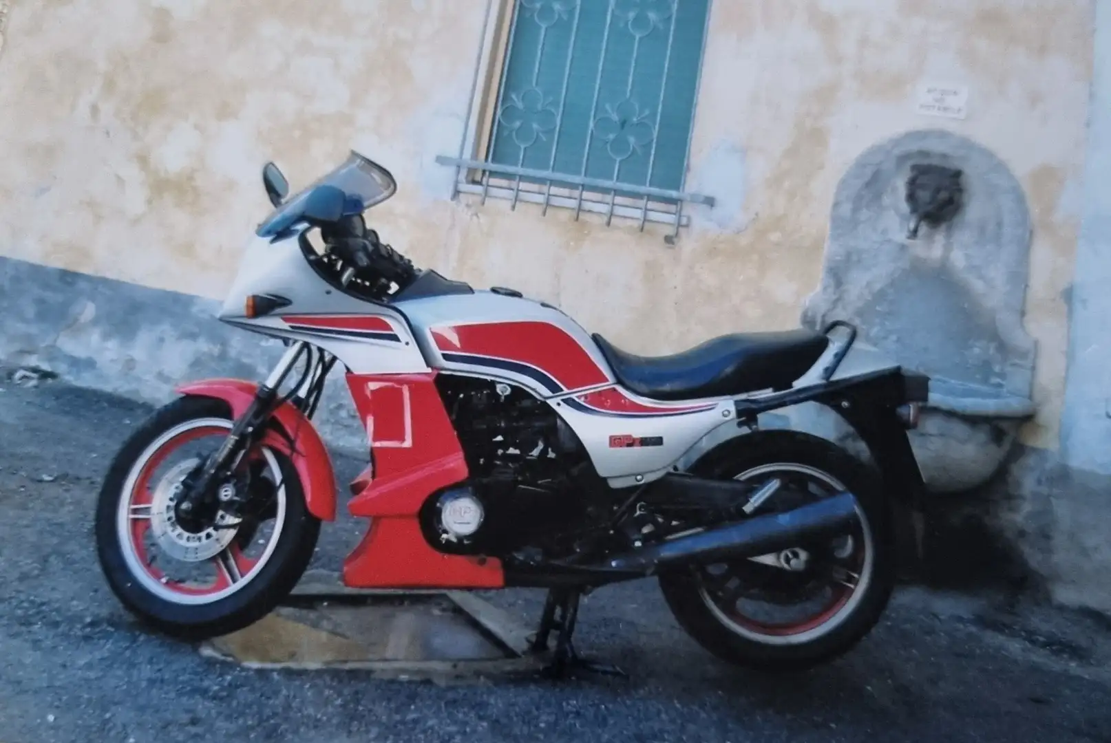 Kawasaki GPZ 750 ZX A - ISCRITTA ASI - 1