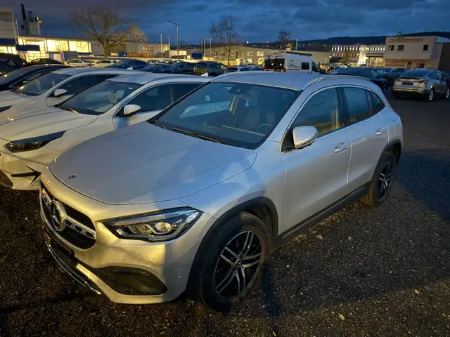 Mercedes-Benz GLA 220 d SERVICE + TÜV NEU*EXTRAS+1.Hd!