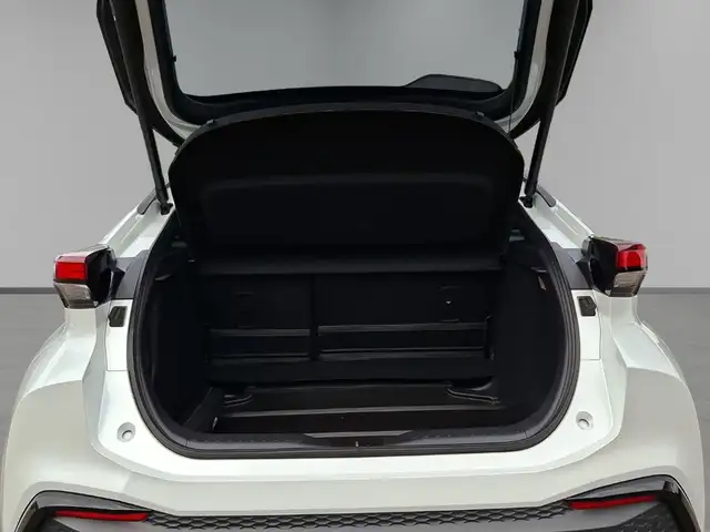 Toyota C-HR view 9