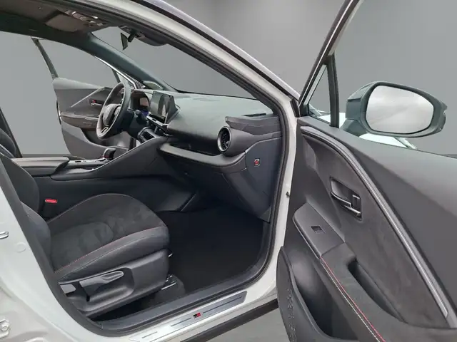 Toyota C-HR view 12