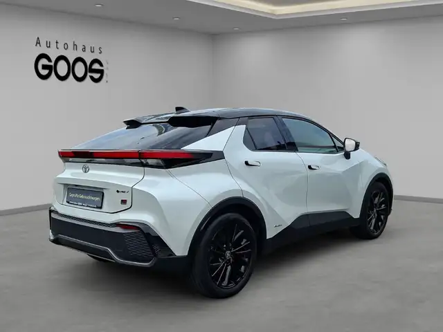 Toyota C-HR view 5