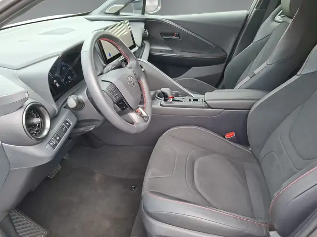 Toyota C-HR view 10