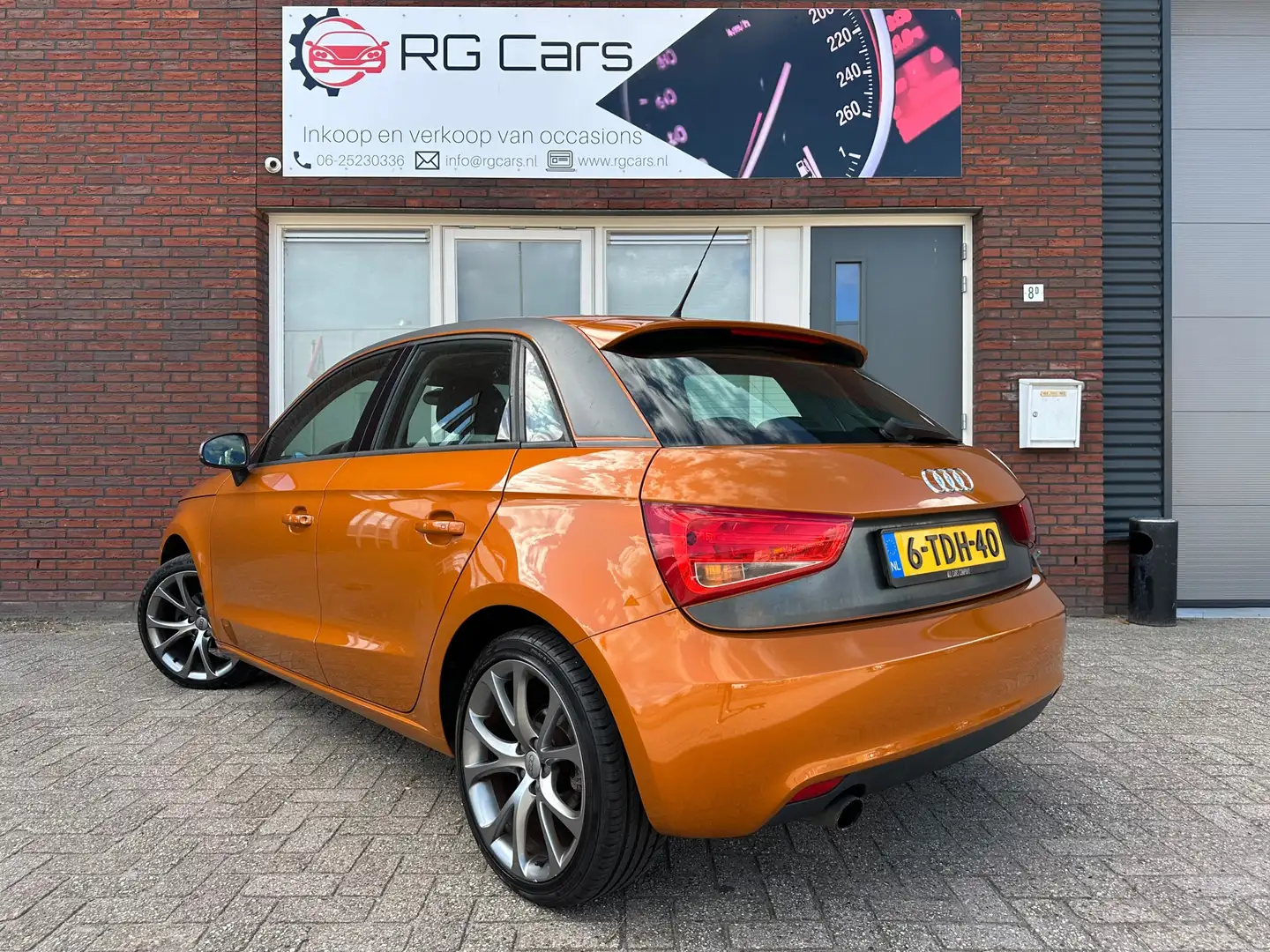 Audi A1 Sportback 1.2 TFSI Attraction Pro Line Business / Orange - 2