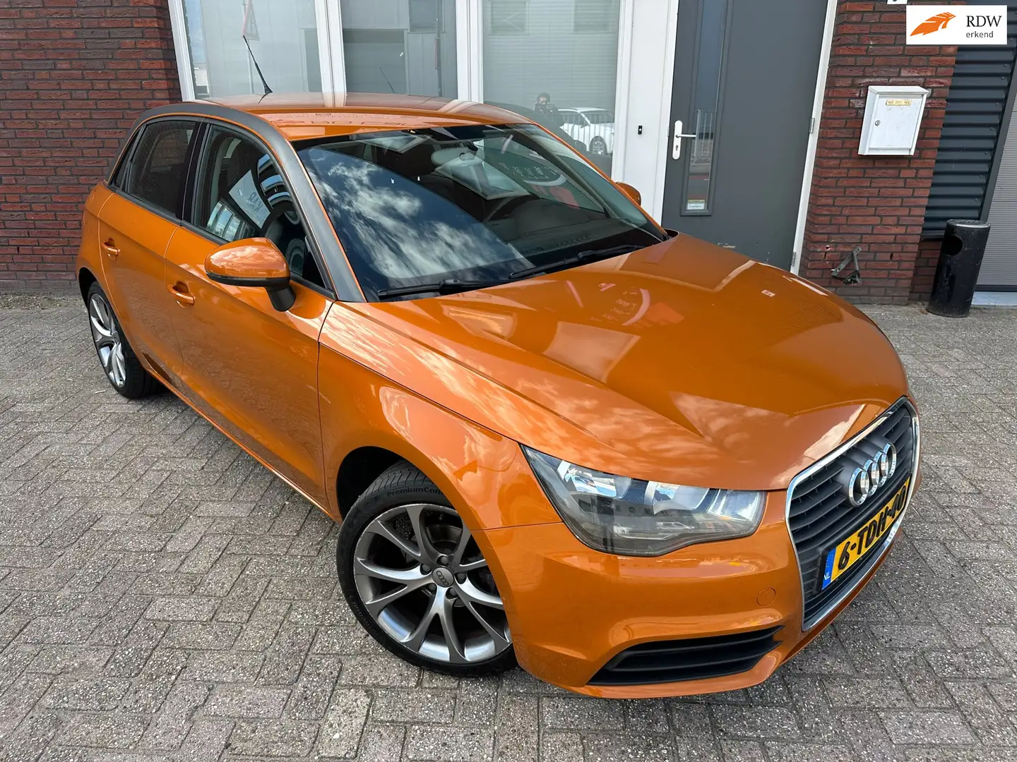 Audi A1 Sportback 1.2 TFSI Attraction Pro Line Business / Orange - 1