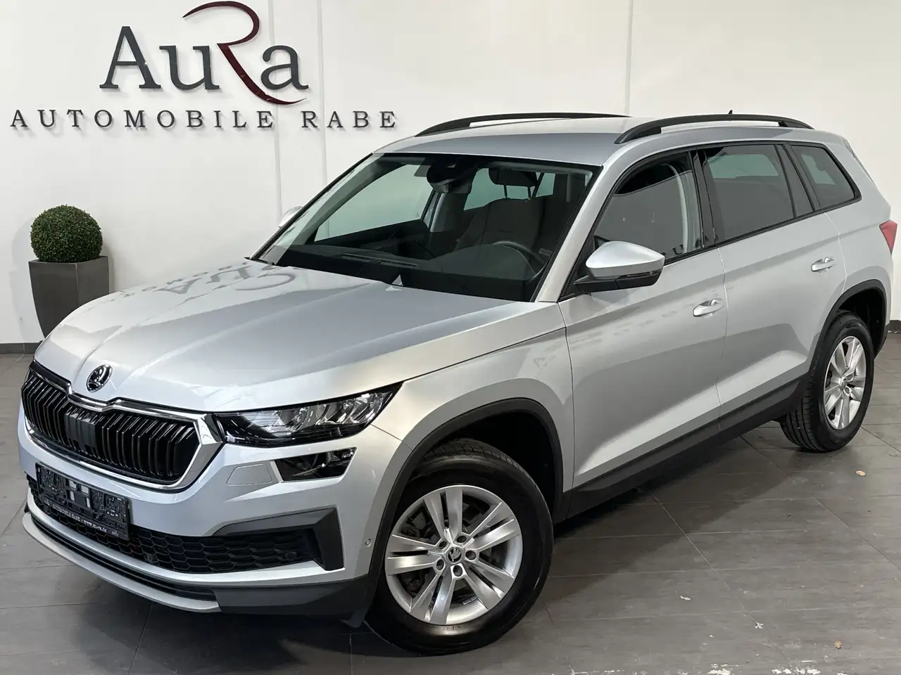 Skoda Kodiaq 2.0 TDI 4x4 DSG 7-Sitzer NAV+LED+AHK+KAM