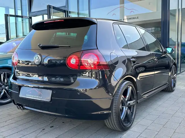 Volkswagen Golf view 4