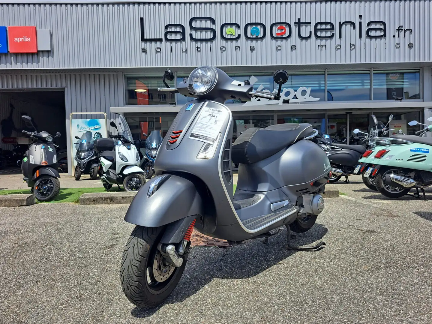 Vespa GTS Super Sport Gri - 1