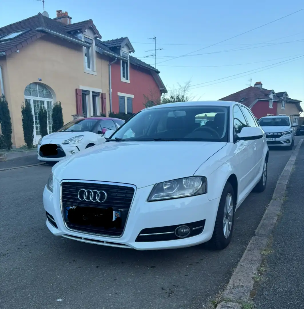 Audi A3 Sportback 1.6 102 Ambition Blanc - 1