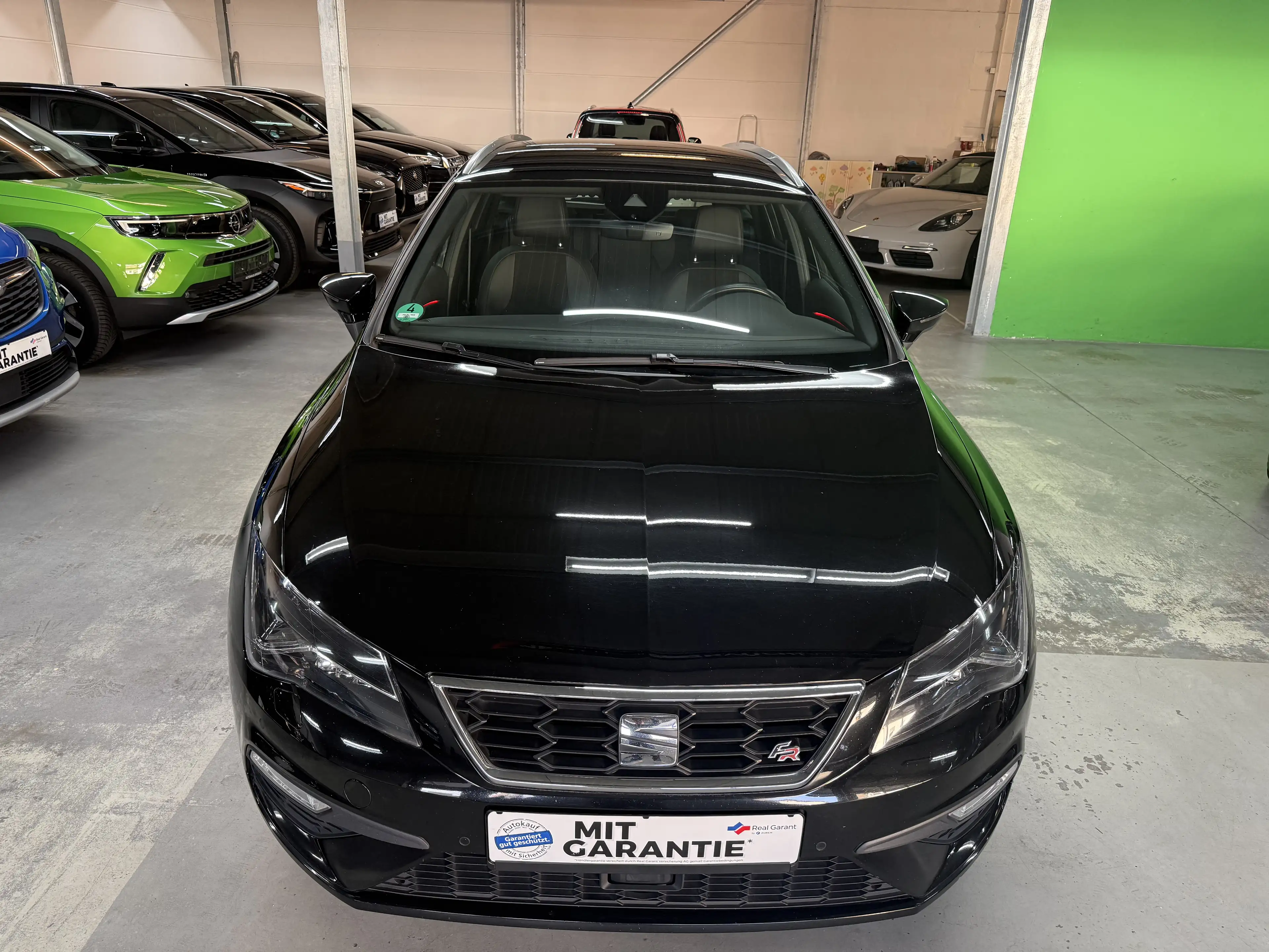 SEAT Leon FR Black Matt Edition — photo 9