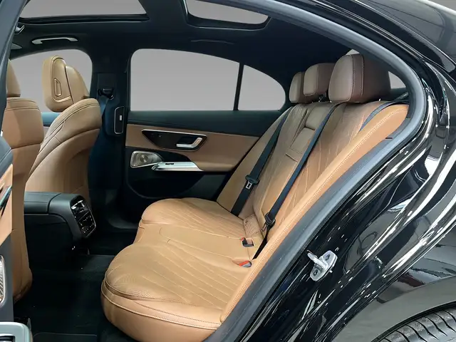 Mercedes-Benz 450 view 9