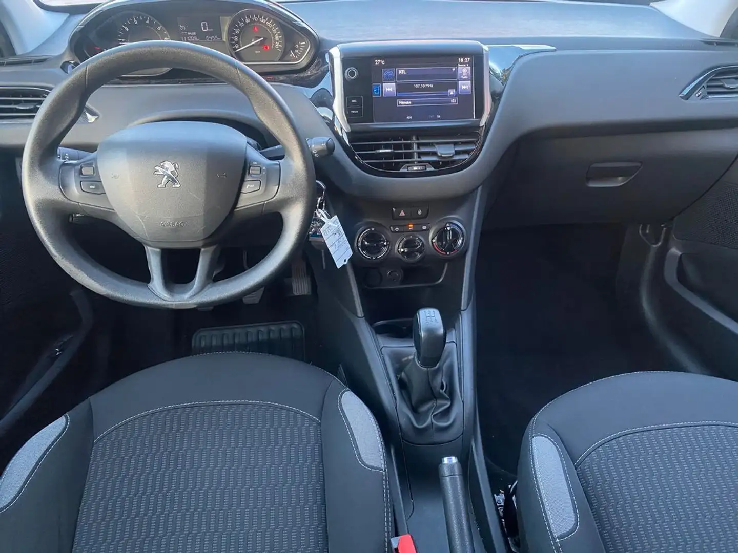 Peugeot 208 1.2i active 111 105 kms 2015 Blanc - 2