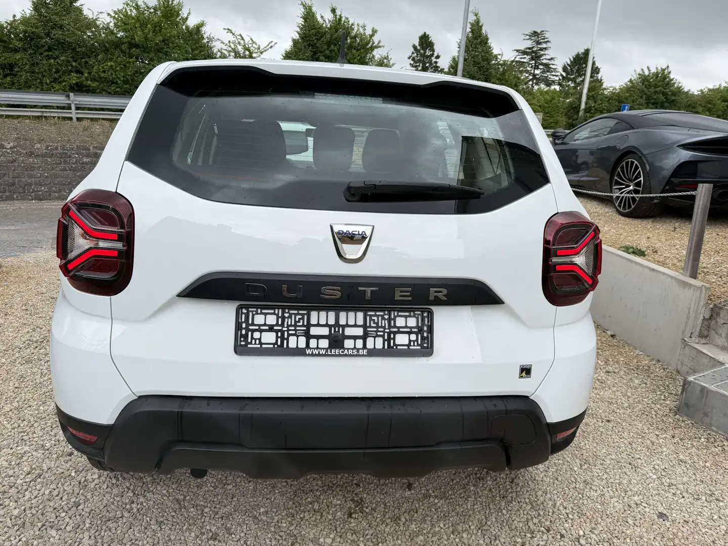 Dacia Duster BENZINE 21200 KM NIEUWSTAAT Blanco - 2