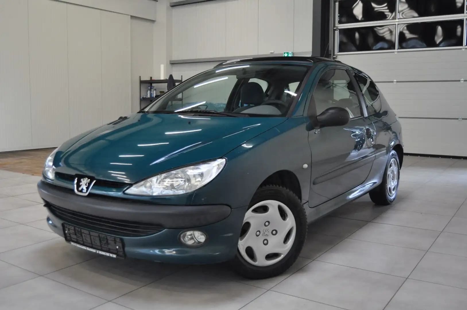 Peugeot 206 1.4 Style 75 Verde - 1