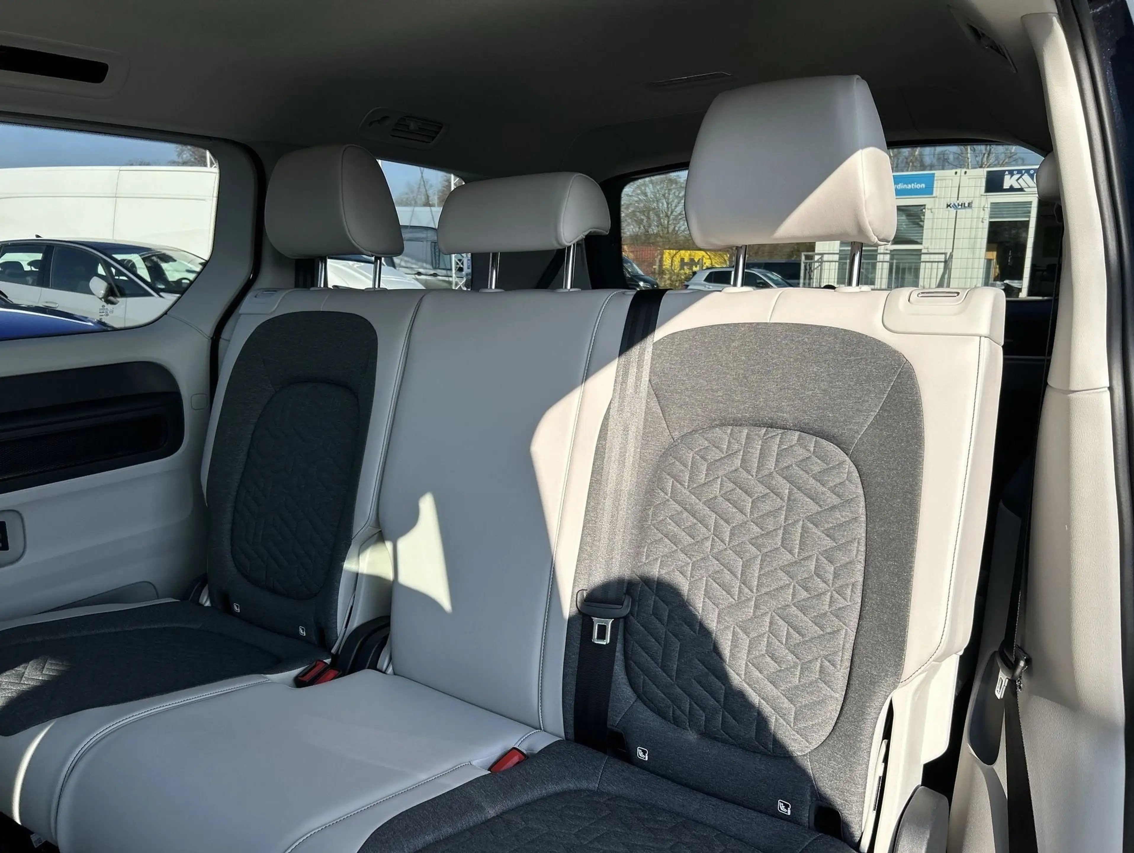 Volkswagen ID. Buzz Pro langer Radstand Motor: 86 kWh Getriebe:1-GangR — photo 9